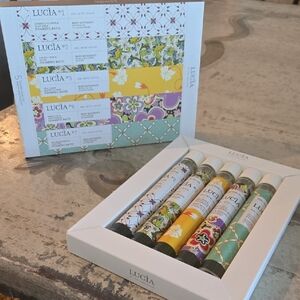 Lucia Foaming Bath Set with Floral Designs